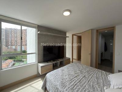 Apartamento de 2 alcobas en arriendo en Loma Del Indio, Medellín, 87 m² · foto 10 de 16