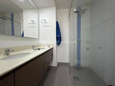 Apartamento de 2 alcobas en arriendo en Loma Del Indio, Medellín, 87 m² · foto 12 de 16