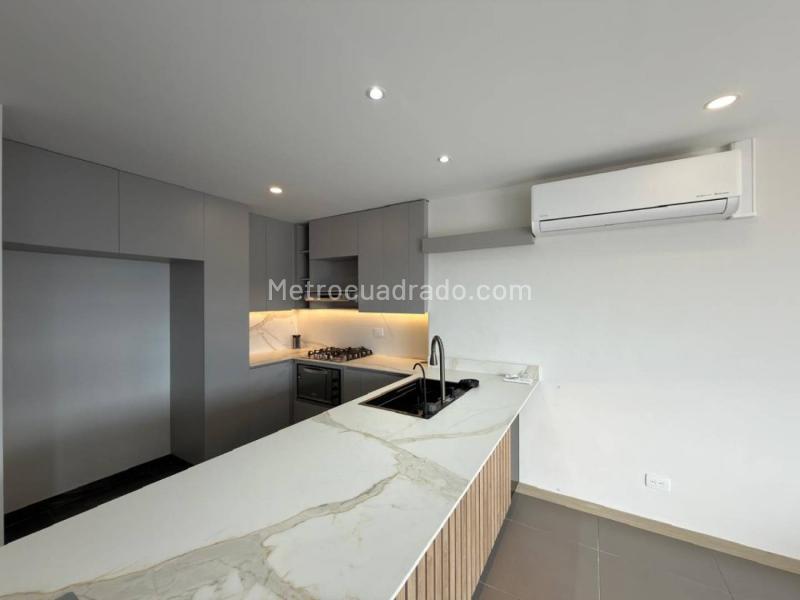 3BR Apartment in Loma Del Escobero (100 m²) - 3