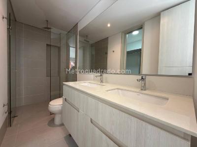 Apartaestudio en arriendo en El Tesoro, Medellín, 57 m² · foto 7 de 12