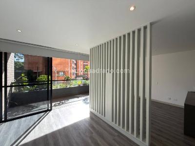 Apartaestudio en arriendo en El Tesoro, Medellín, 57 m² · foto 10 de 12
