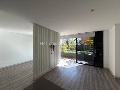 Apartaestudio en arriendo en El Tesoro, Medellín, 57 m² · foto 11 de 12