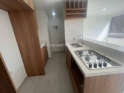 Apartamento de 3 alcobas en venta en San Gabriel, Bello, 48 m² · foto 2 de 16