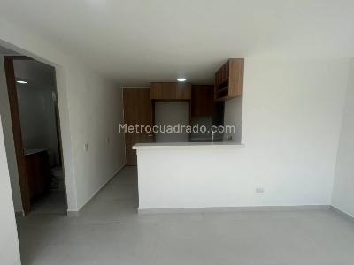 Apartamento de 3 alcobas en venta en San Gabriel, Bello, 48 m² · foto 3 de 16