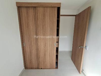 Apartamento de 3 alcobas en venta en San Gabriel, Bello, 48 m² · foto 10 de 16