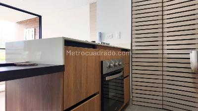 Apartaestudio en arriendo en El Poblado, Medellín, 67 m² · foto 7 de 15