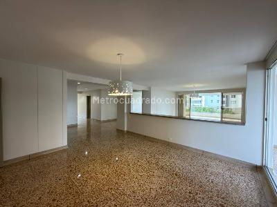 Apartamento de 4 alcobas en venta en Los Balsos, Medellín, 380 m² · foto 3 de 20