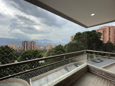 Apartamento en arriendo en El Tesoro, Medellín · foto 2 de 14