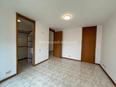 Apartamento de 4 alcobas en arriendo en Altos Del Poblado, Medellín, 110 m² · foto 10 de 19
