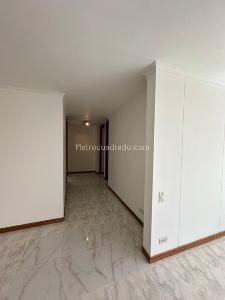 Apartamento de 4 alcobas en arriendo en Altos Del Poblado, Medellín, 110 m² · foto 15 de 19