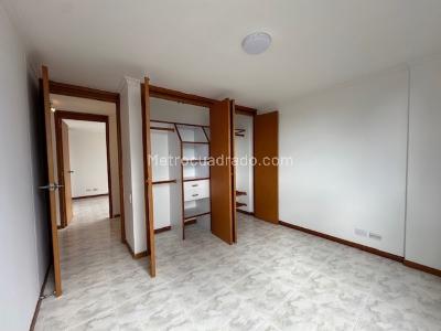 Apartamento de 4 alcobas en arriendo en Altos Del Poblado, Medellín, 110 m² · foto 16 de 19