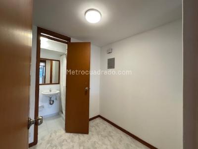 Apartamento de 4 alcobas en arriendo en Altos Del Poblado, Medellín, 110 m² · foto 19 de 19