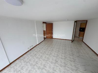 Apartamento de 4 alcobas en arriendo en Altos Del Poblado, Medellín, 110 m² · foto 2 de 19