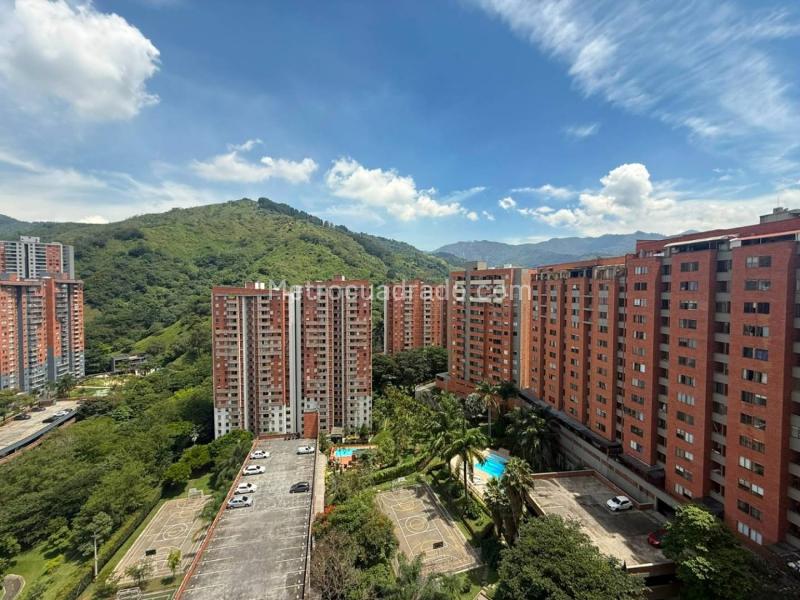 Apartamento en Arriendo, Loma De Los Bernal, Medellín - Widok 4