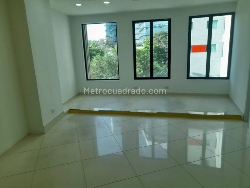 Local Comercial en Arriendo, Milla De Oro, Medellín - Más