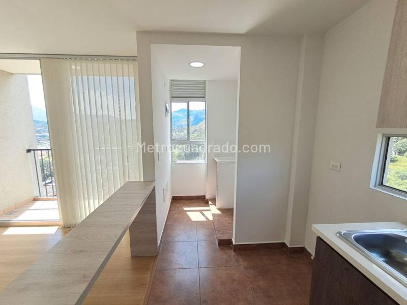 Excepcional apartamento de 3 habitaciones en Machado, Bello