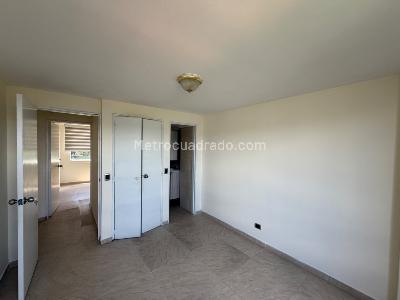 Apartamento de 4 alcobas en arriendo en Loma Del Inidio, Medellín, 100 m² · foto 12 de 14