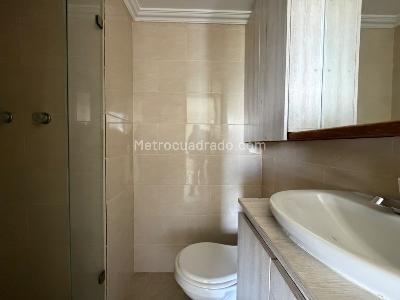 Apartamento de 4 alcobas en arriendo en Loma Del Inidio, Medellín, 100 m² · foto 13 de 14