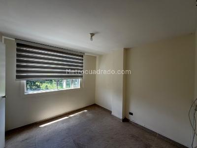 Apartamento de 4 alcobas en arriendo en Loma Del Inidio, Medellín, 100 m² · foto 8 de 14