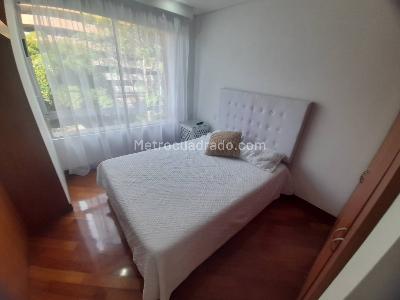 Apartamento de 3 alcobas en venta en Los Naranjos, Medellín, 141 m² · foto 4 de 20