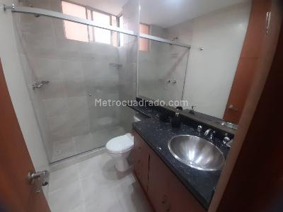 Apartamento de 3 alcobas en venta en Los Naranjos, Medellín, 141 m² · foto 15 de 20