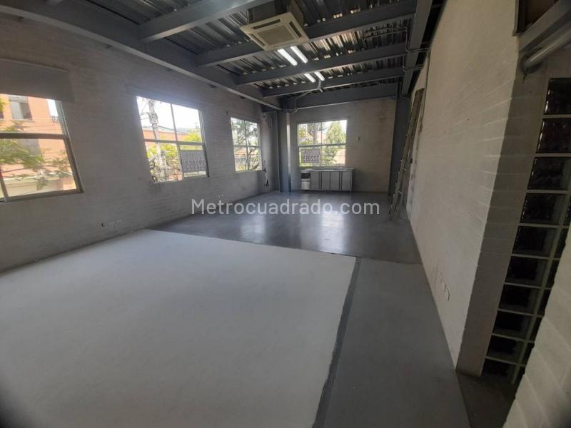 Bodega en Arriendo, Santa Fe, Medellín - Más