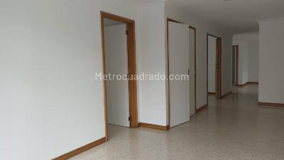 Apartamento de 3 alcobas en venta en La Florida, Medellín, 195 m² · foto 16 de 20