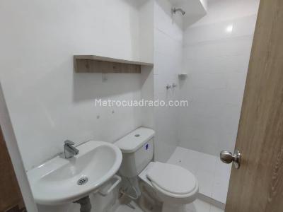 Apartamento de 3 alcobas en venta en Guasimalito, Bello, 54 m² · foto 9 de 17
