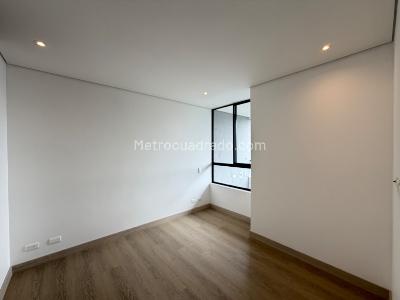 Apartamento de 2 alcobas en arriendo en El Tesoro, Medellín, 87 m² · foto 8 de 16