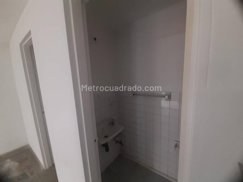 Local Comercial en Arriendo, Bombona, Medellín - Más