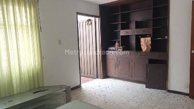 Casa de 4 alcobas en venta en Simon Bolivar, Medellín, 432 m² · foto 3 de 18