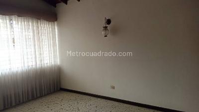 Casa de 4 alcobas en venta en Simon Bolivar, Medellín, 432 m² · foto 12 de 18