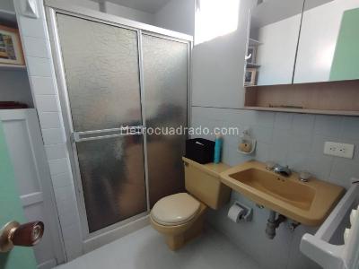 Apartamento de 2 alcobas en arriendo en Manila, Medellín, 127 m² · foto 10 de 15