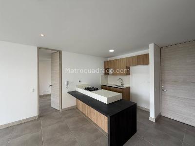 Apartamento de 2 alcobas en arriendo en El Poblado, Medellín, 87 m² · foto 2 de 15