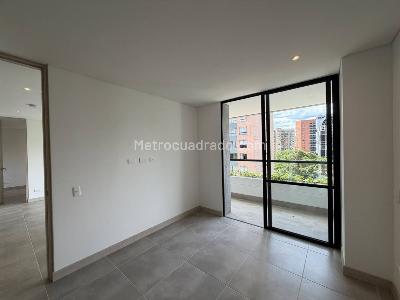 Apartamento de 2 alcobas en arriendo en El Poblado, Medellín, 87 m² · foto 7 de 15