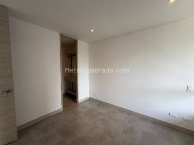 Apartamento de 2 alcobas en arriendo en El Poblado, Medellín, 87 m² · foto 12 de 15
