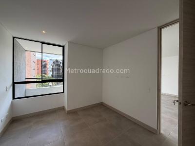 Apartamento de 2 alcobas en arriendo en El Poblado, Medellín, 87 m² · foto 14 de 15