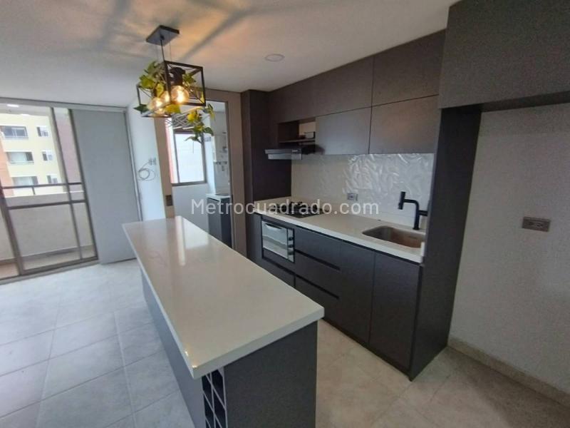 2BR Apartment with Pool in La Ferrería, La Estrella - 3