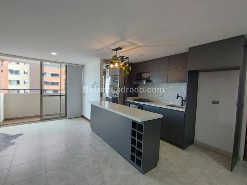 2BR Apartment with Pool in La Ferrería, La Estrella - 4