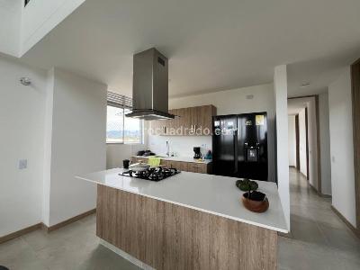 Apartamento de 3 alcobas en arriendo en Los Colegios, Rionegro, 122 m² · foto 3 de 20