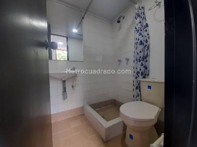 Apartamento de 3 alcobas en arriendo en Loma Del Campestre, Medellín, 137 m² · foto 8 de 20