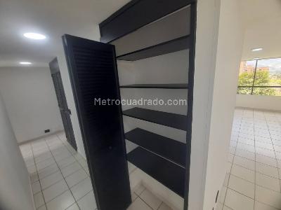 Apartamento de 3 alcobas en arriendo en Loma Del Campestre, Medellín, 137 m² · foto 10 de 20