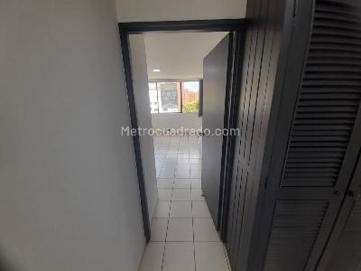Apartamento de 3 alcobas en arriendo en Loma Del Campestre, Medellín, 137 m² · foto 13 de 20
