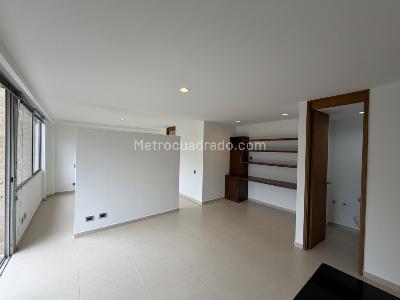 Apartaestudio en venta en El Poblado, Medellín, 56 m² · foto 4 de 10
