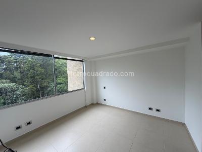 Apartaestudio en venta en El Poblado, Medellín, 56 m² · foto 5 de 10