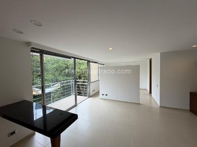 Apartaestudio en venta en El Poblado, Medellín, 56 m² · foto 7 de 10