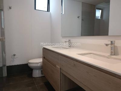 Apartaestudio en venta en El Tesoro, Medellín, 67 m² · foto 18 de 20