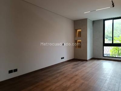 Apartamento de 2 alcobas en venta en Loma Del Campestre, Medellín, 179 m² · foto 11 de 20