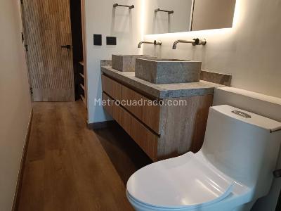 Apartamento de 2 alcobas en venta en Loma Del Campestre, Medellín, 179 m² · foto 17 de 20