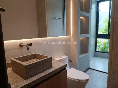 Apartamento de 2 alcobas en venta en Loma Del Campestre, Medellín, 179 m² · foto 19 de 20